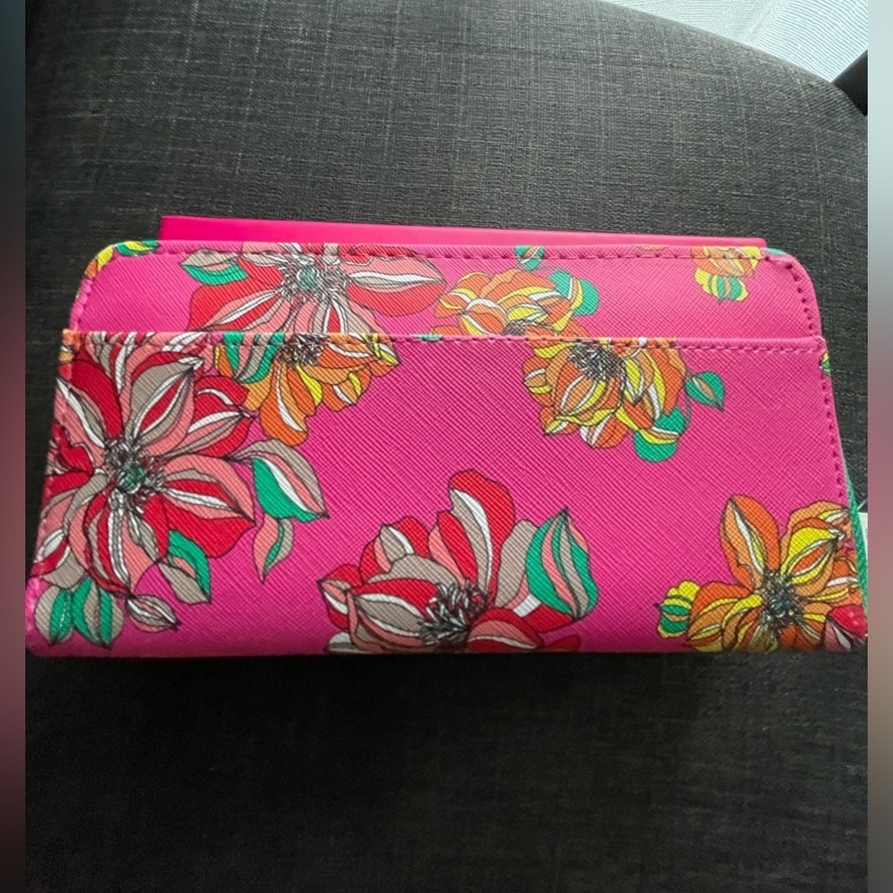 Trina Turk Pink Floral Wallet, floral wallet, pink wallet,women’s wallet . - Picture 6 of 14